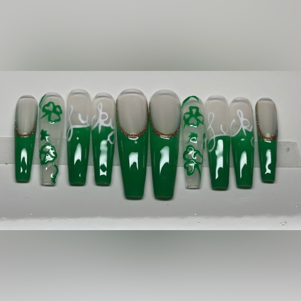 Green lucky press on nails